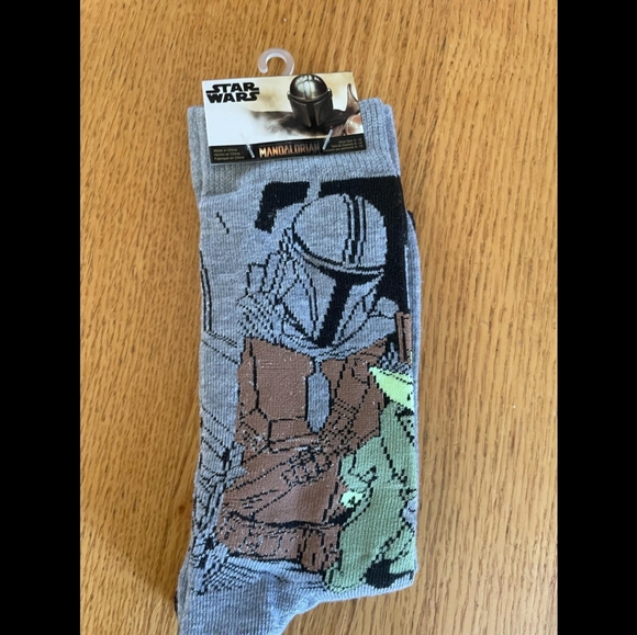 2/25$ Star wars mandalorian 2 pack socks 6-12 - Picture 1 of 2